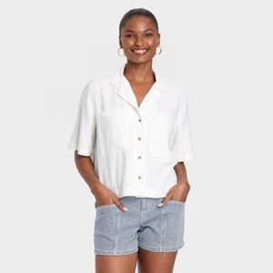 Universal Thread White Button-Front Short Sleeve Boxy Blouse